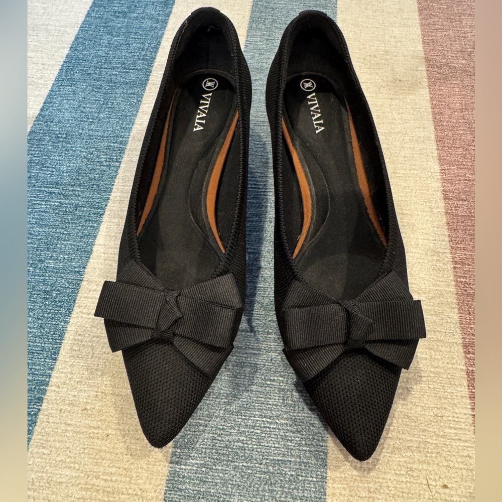 Women's Vivaia Black Bow Kitten Heels